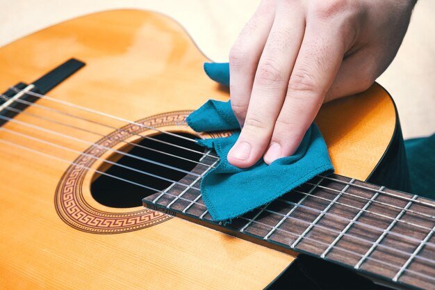 8 Best Ways How to clean guitar strings